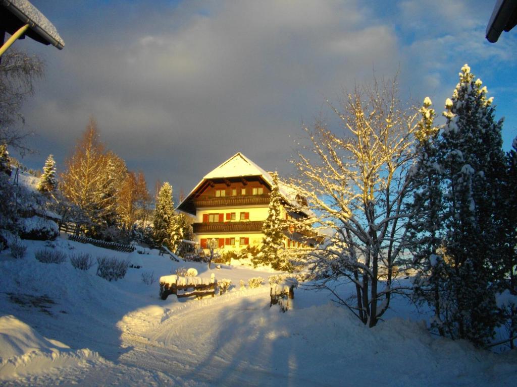 Gaestehaus Bischof Schöder エクステリア 写真